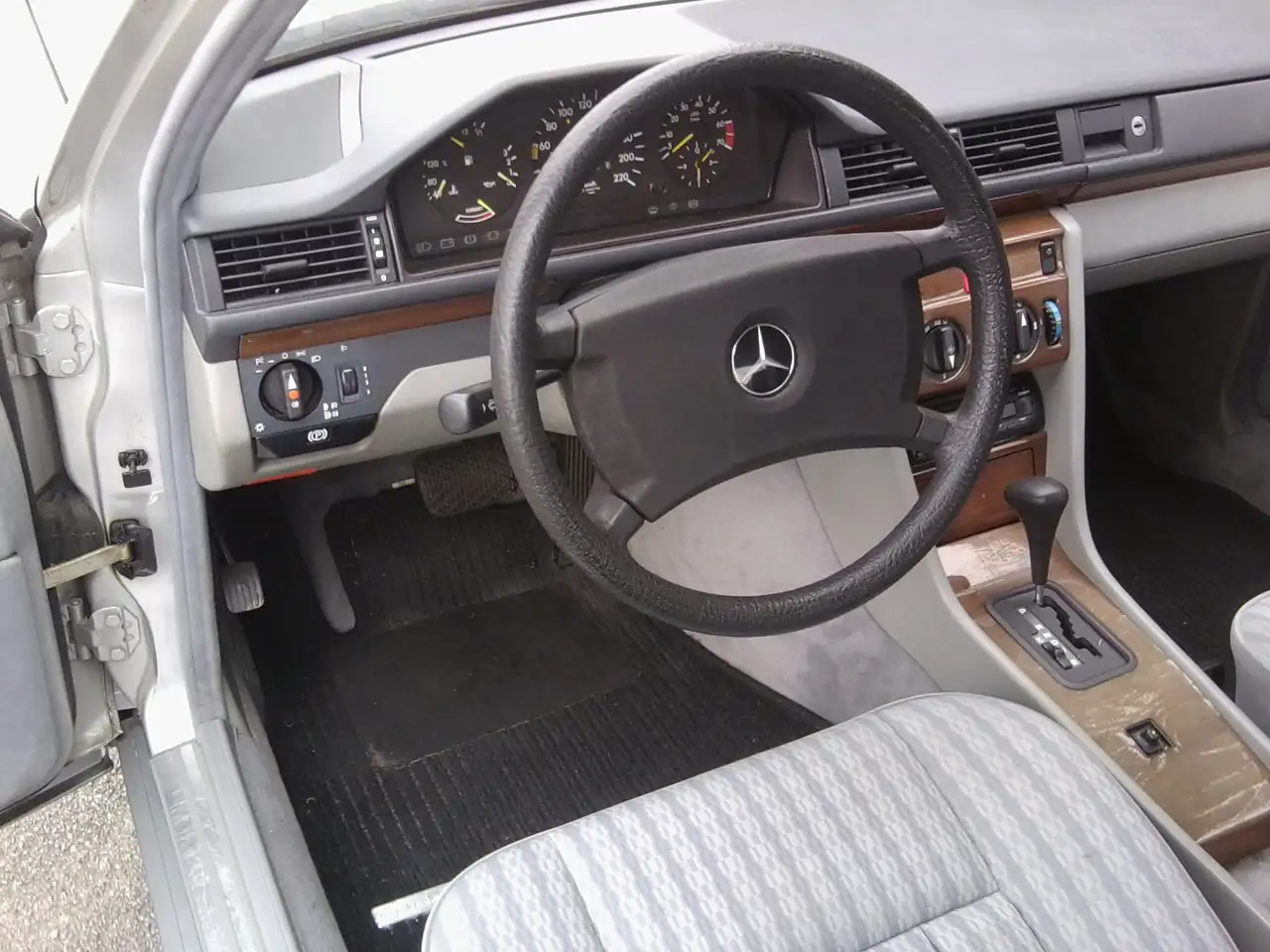 Mercedes-Benz E 230 E -Klasse Lim. Automatik, foto 12
