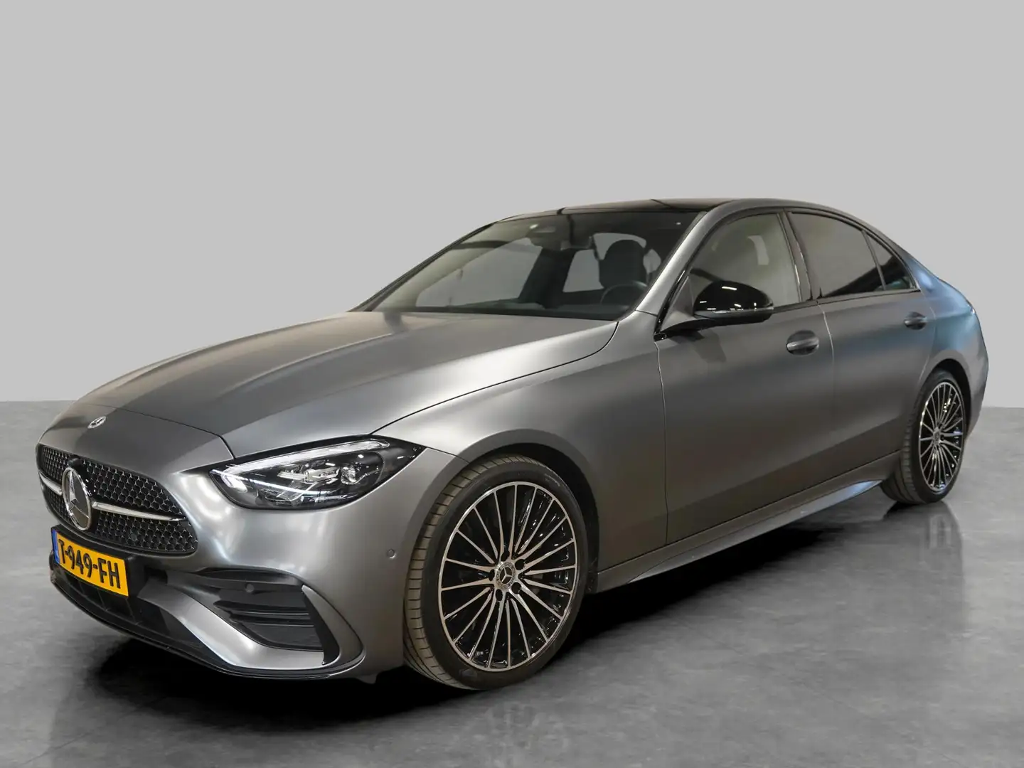 Mercedes-Benz C 200 AMG Line | Pano | Designo Magno | Night Pakket Grijs - 1