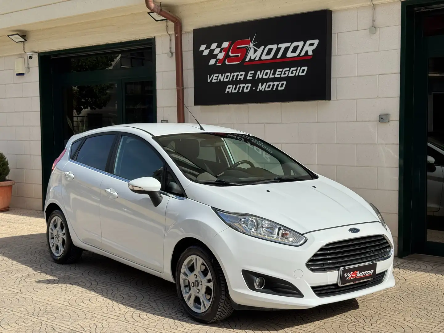 Ford Fiesta 1.5 tdci Titanium 75cv E6 Bianco - 1