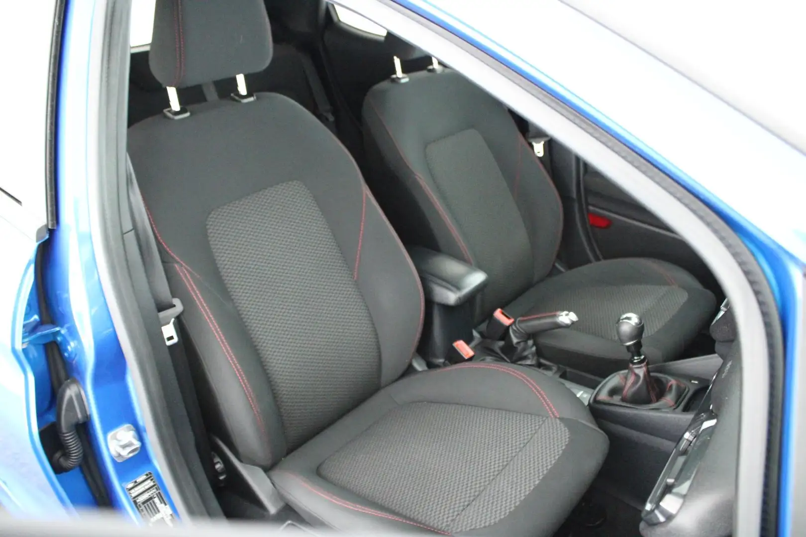 Ford Fiesta 1.0 125pk EcoBoost Hybrid ST-Line X 125pk Keyless Blauw - 2
