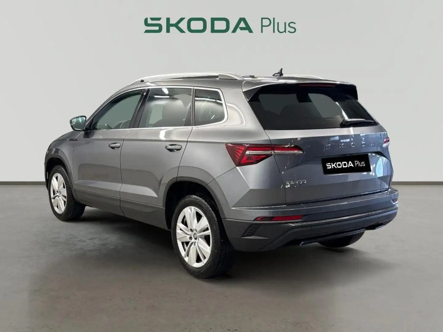 Skoda Karoq 1.5 TSI Selection ACT DSG 110KW Gris - 2