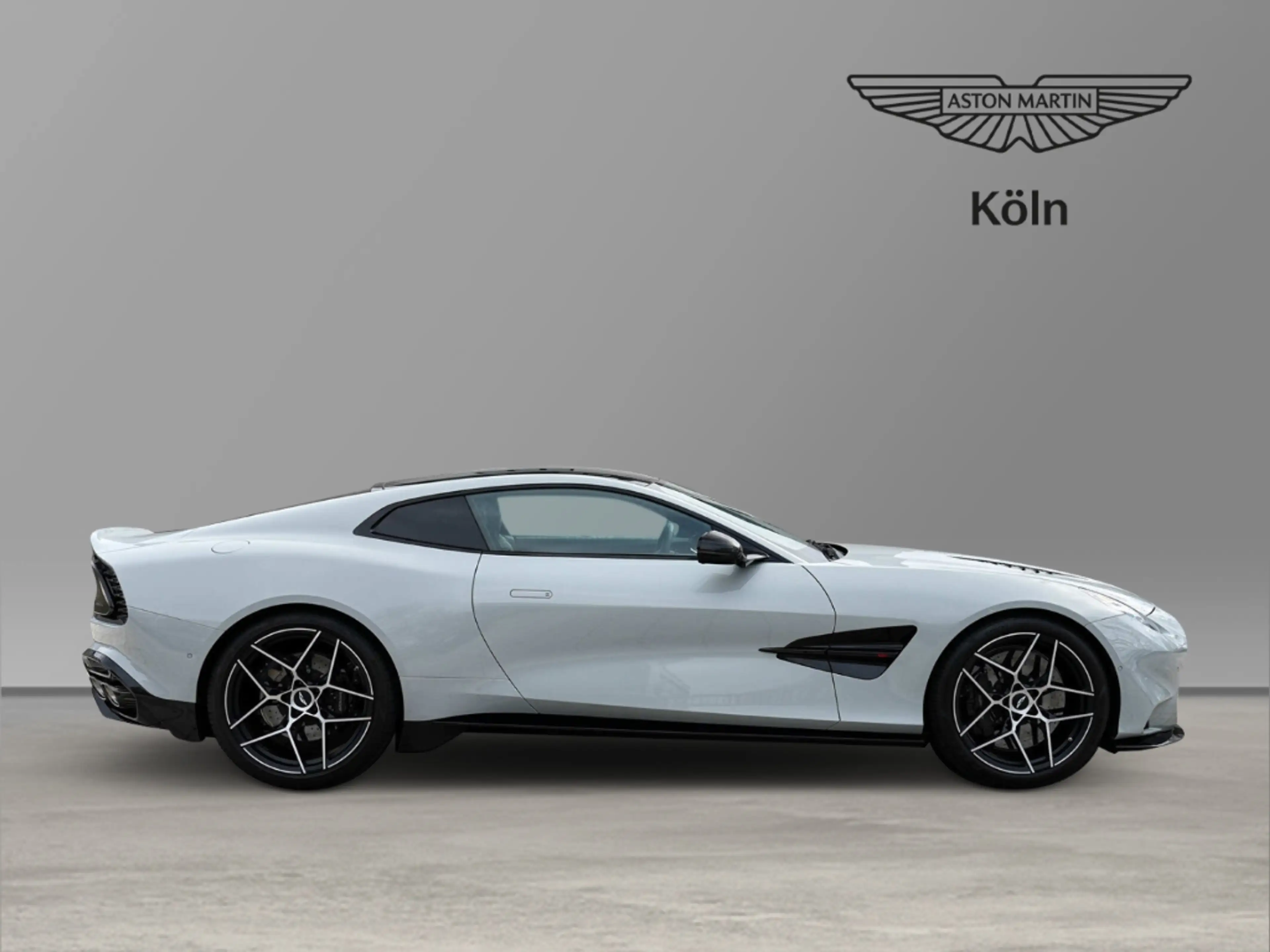 Aston Martin Vanquish V12 Coupe Apex Grey / Phantom Grey — photo 3