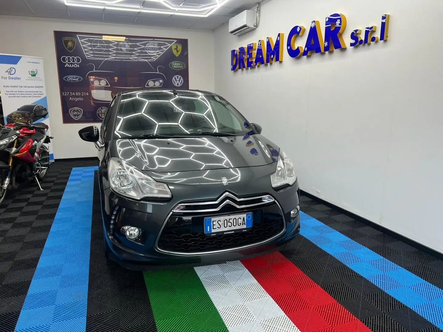 DS Automobiles DS 3 DS 3 1.6 e-HDi 90 airdream So Chic Cabrio Gris - 1