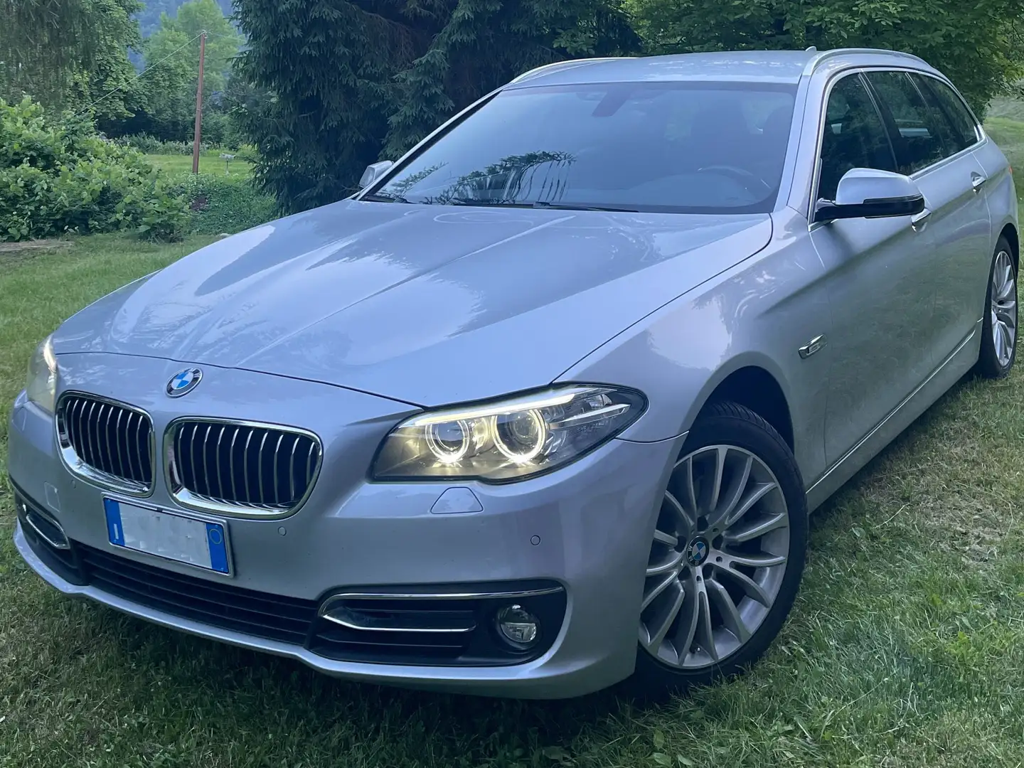 BMW 520 Serie 5 F11 Touring 520d Touring Luxury 190cv Argento - 2