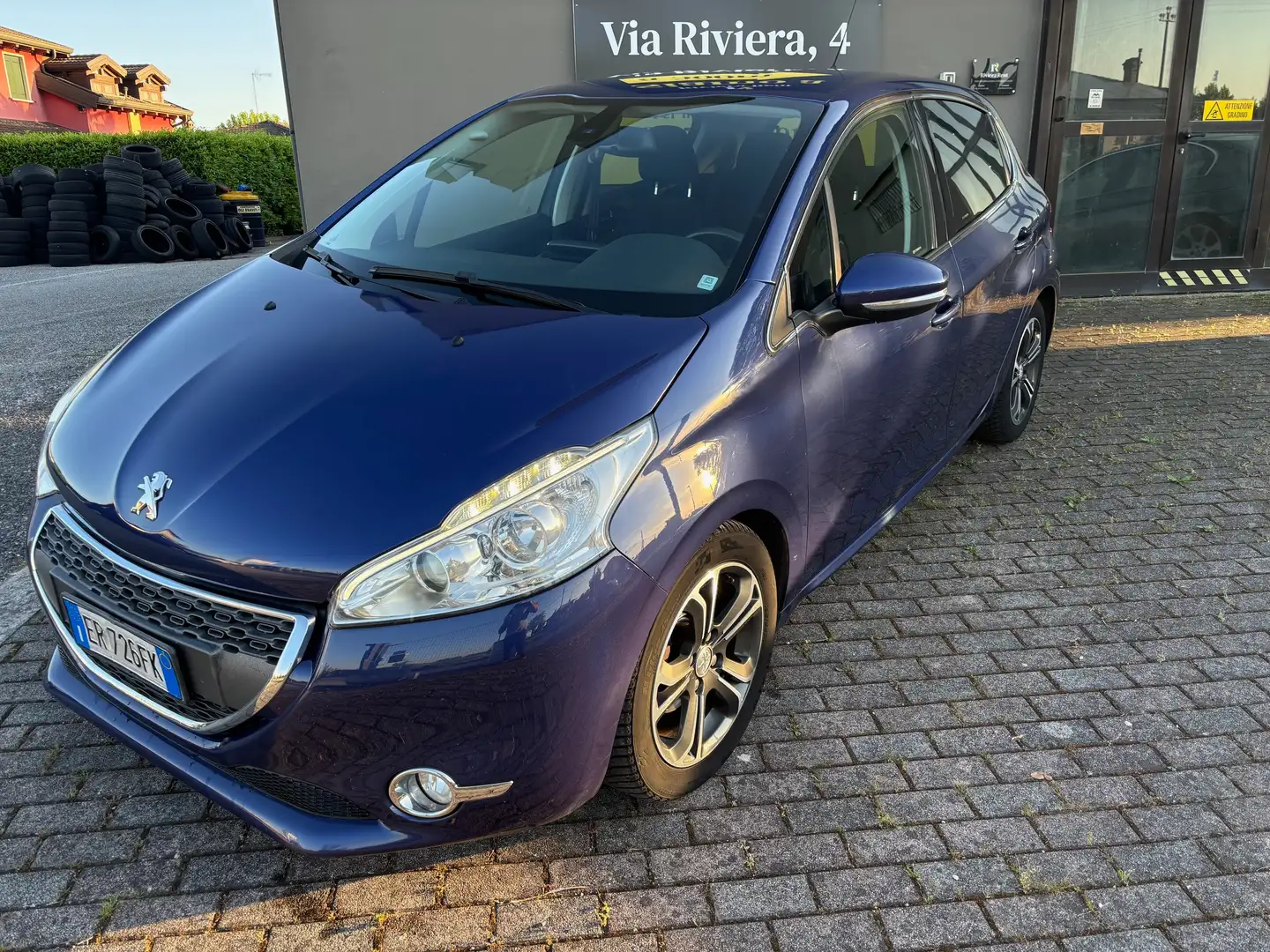 Peugeot 208 208 5p 1.6 e-hdi 8v Allure s Modrá - 2