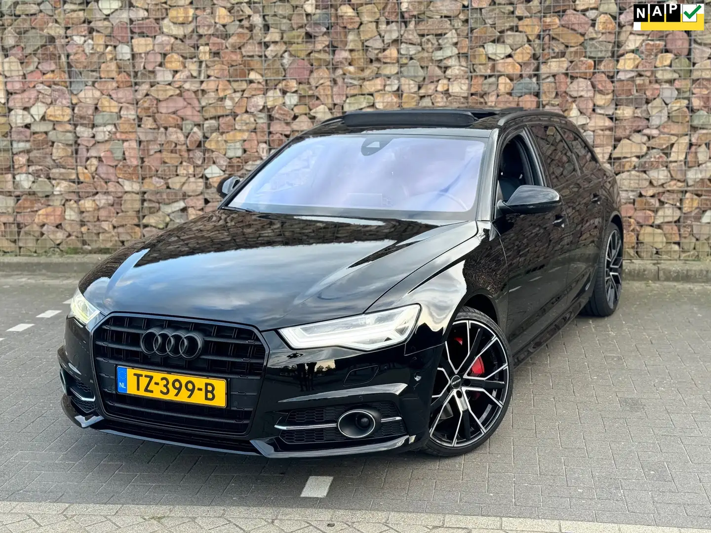 Audi A6 Avant 3.0 TFSI quattro Premium Edition Panorama Noir - 1