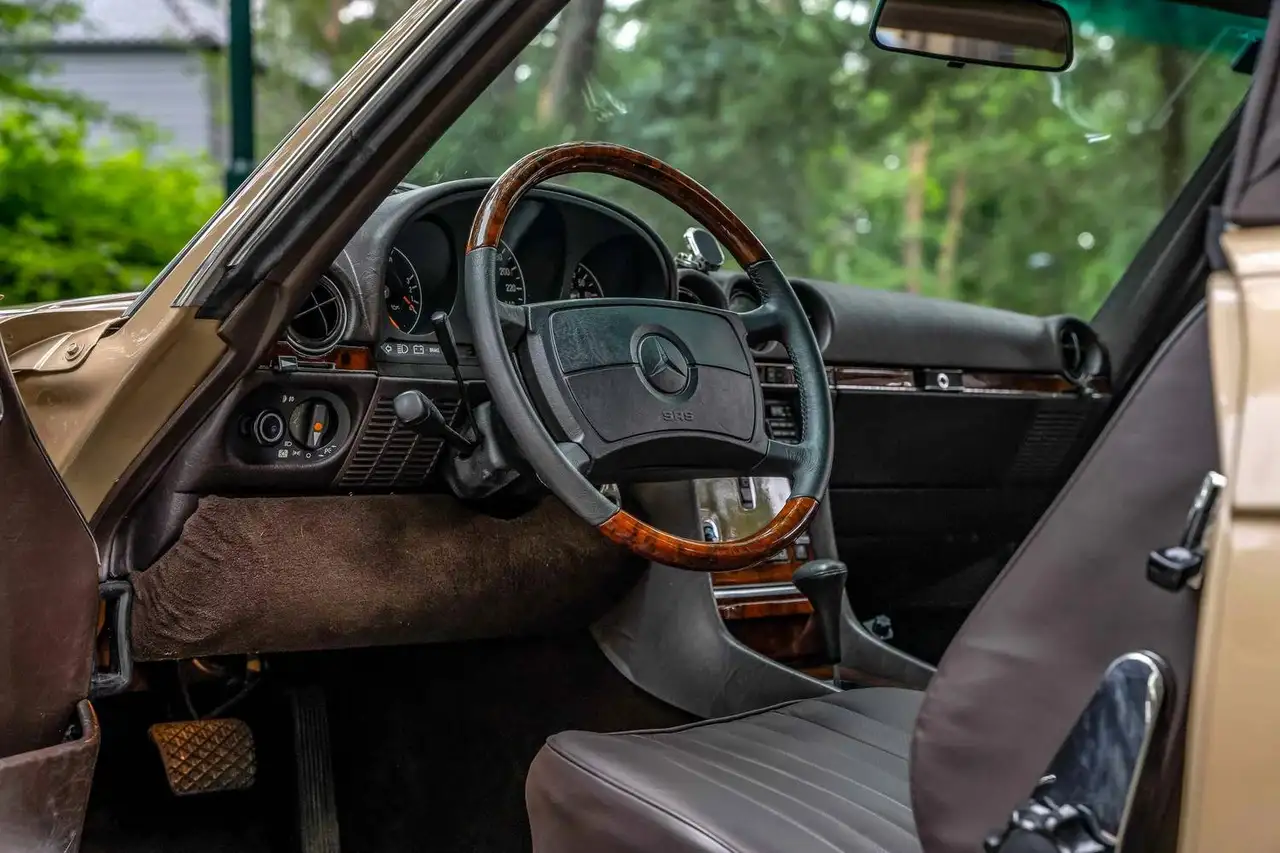 Mercedes-Benz 560 SL, foto 4