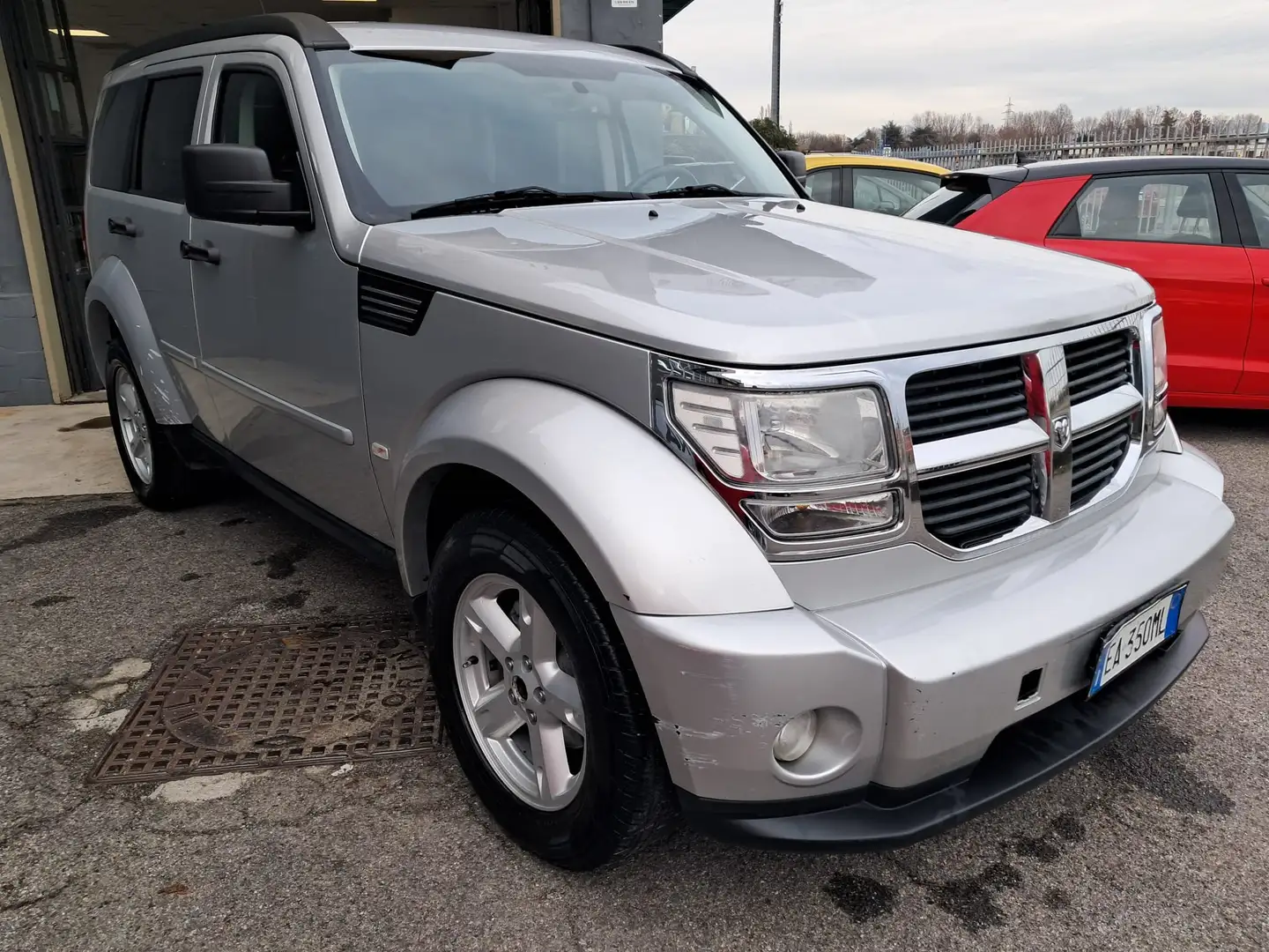 Dodge Nitro Nitro 2.8 L4 crd 16v SXT 4wd dpf Gri - 2