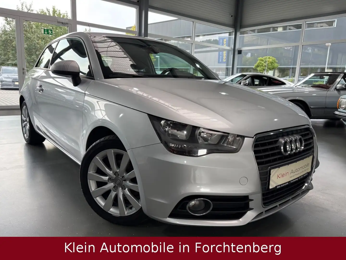 Audi A1 Attraction Klima PDC LM 2.-Hand TÜV:10/2026 Silber - 1