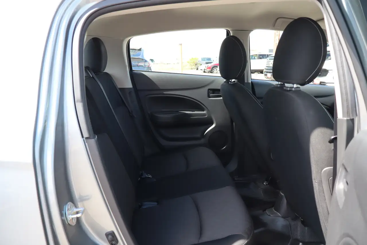 Mitsubishi Mirage снимка Mitsubishi Mirage