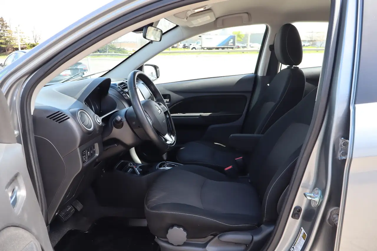 Mitsubishi Mirage снимка Mitsubishi Mirage