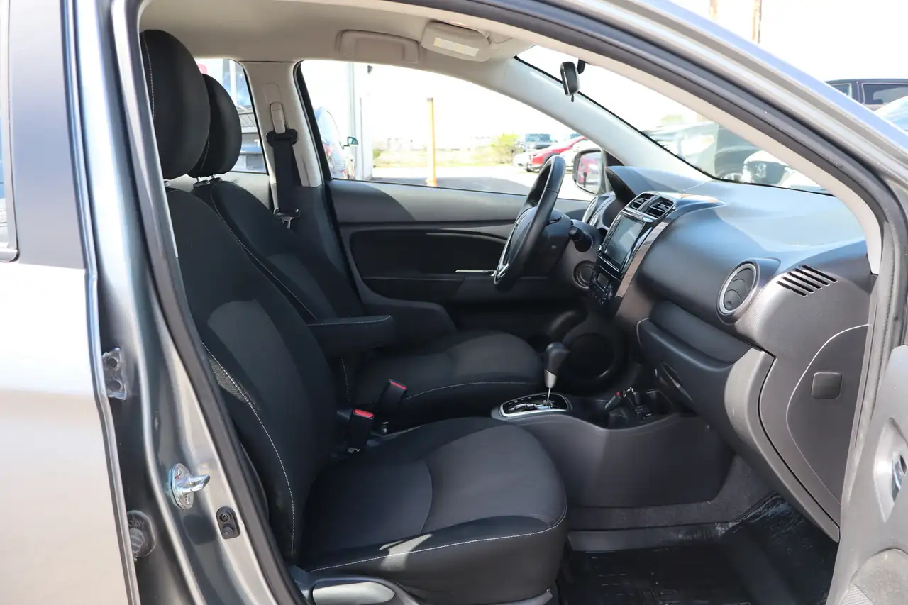Mitsubishi Mirage снимка Mitsubishi Mirage