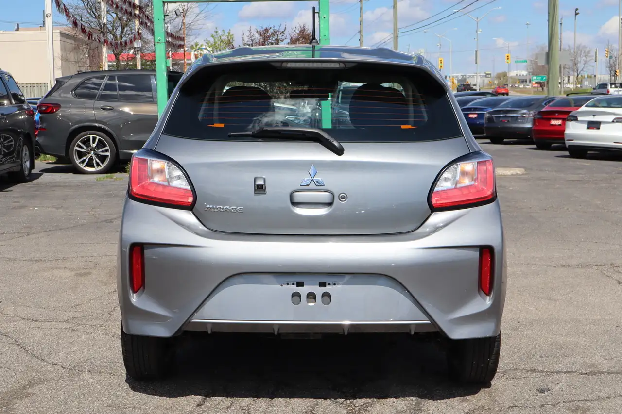 Mitsubishi Mirage снимка Mitsubishi Mirage