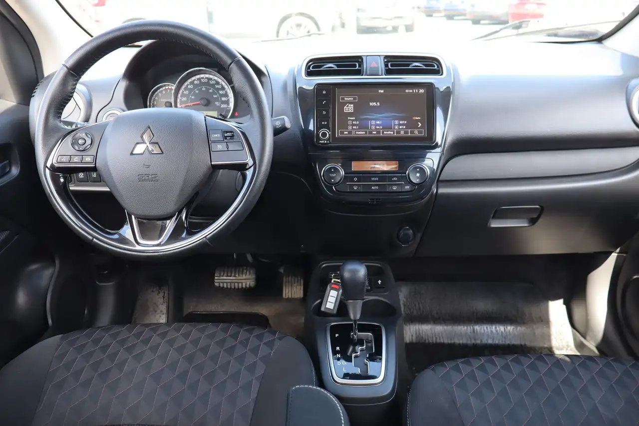 Mitsubishi Mirage снимка Mitsubishi Mirage