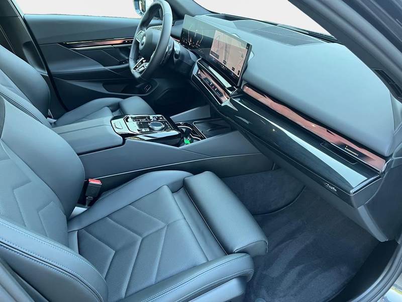BMW 520 M Sport Pro — photo 15