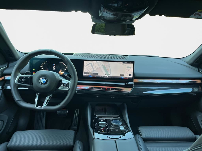 BMW 520 M Sport Pro — photo 13