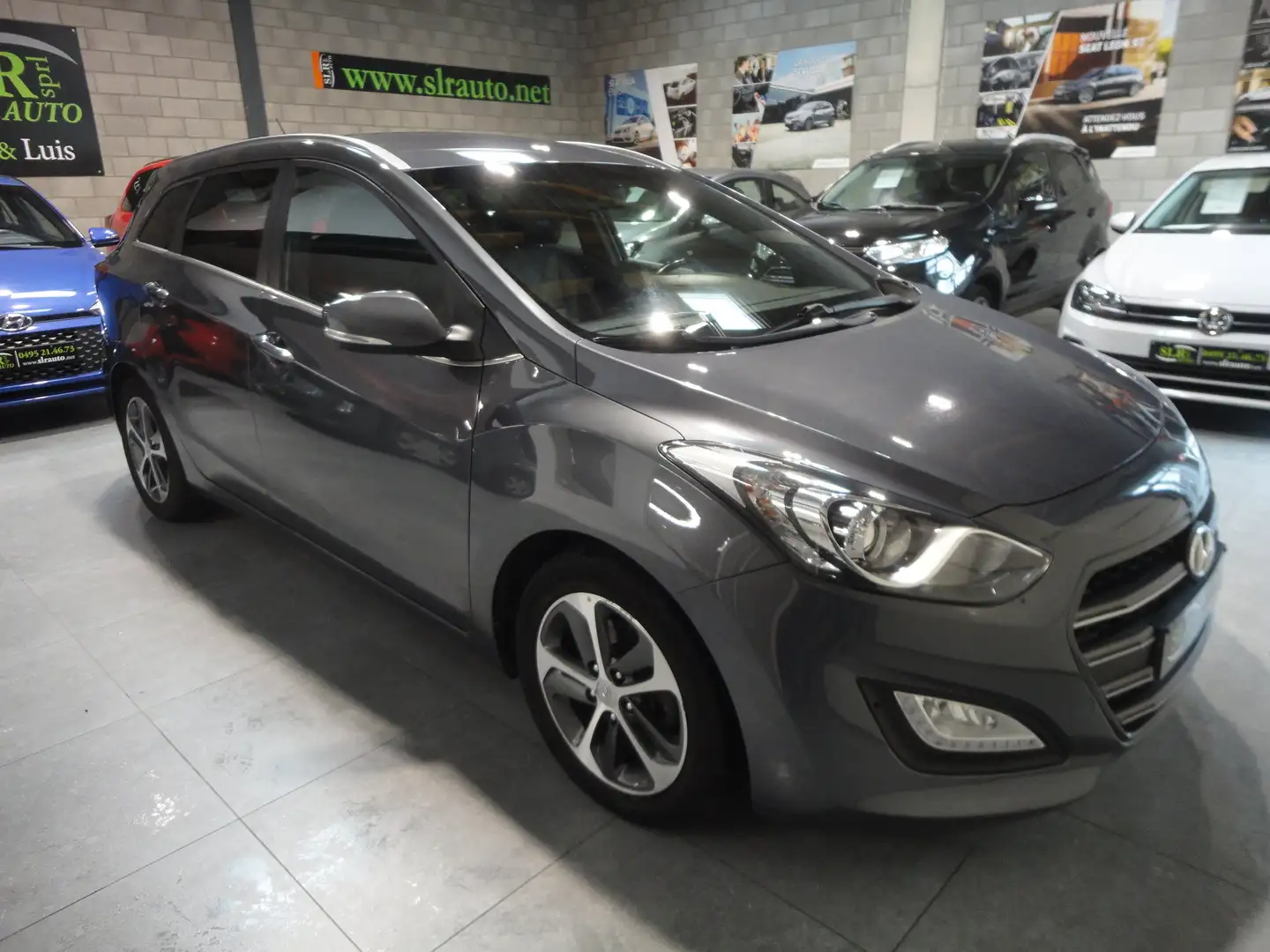 Hyundai i30 1.4i Air 1 AN GARANTIE Gris - 2