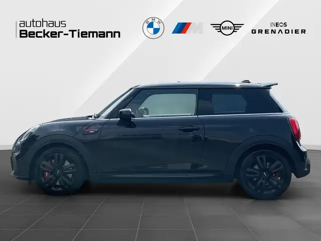 Mini Hatch view 3
