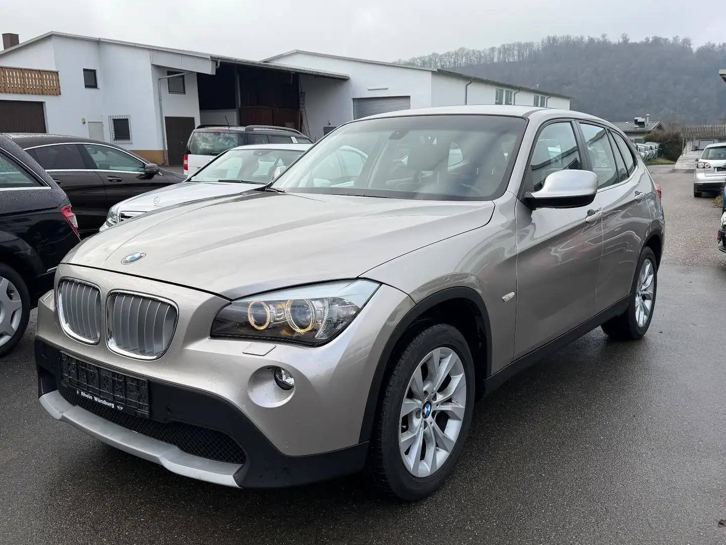 BMW X1 28 i xDrive*NEU*TÜV*NUR*79*NAVi*6* Zylind* Silber - 2