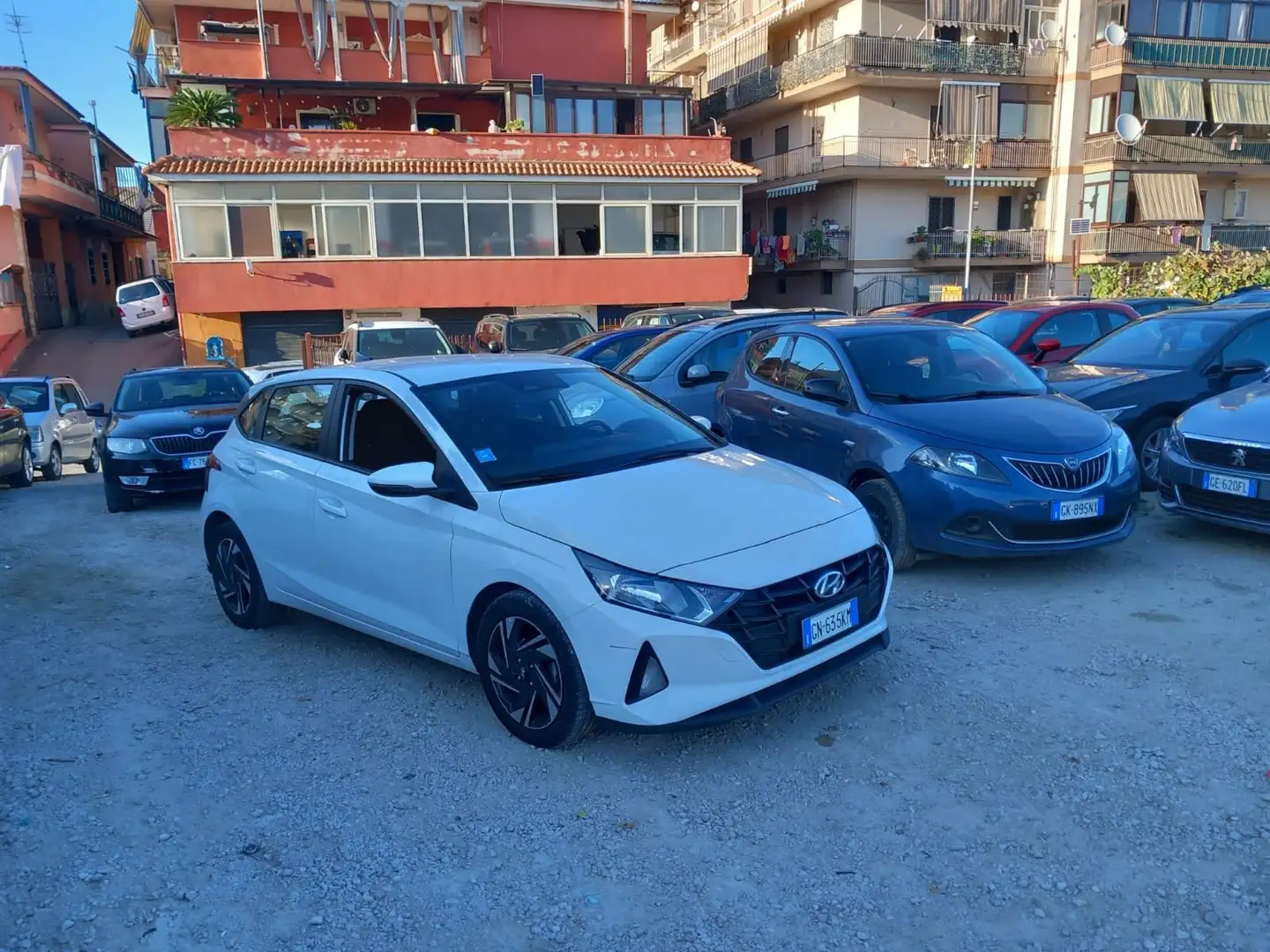 Hyundai i20 Hyundai i 20 anno 2023 km 50000 Bianco - 1