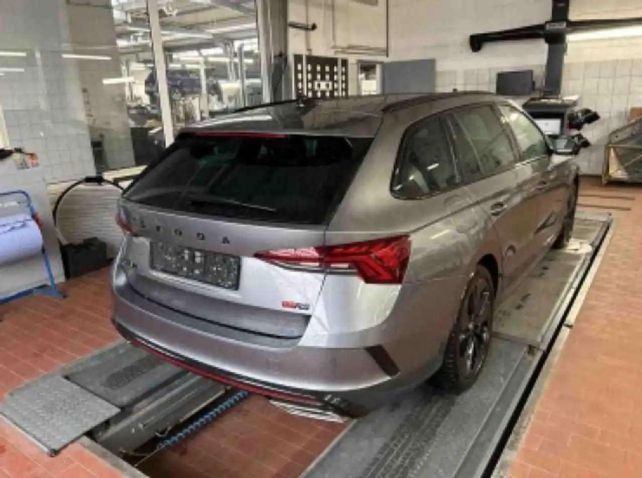 Skoda Octavia Combi RS 2.0 TDI DSG MATRIX+AHK+HUD+RFK, миниатюра 3