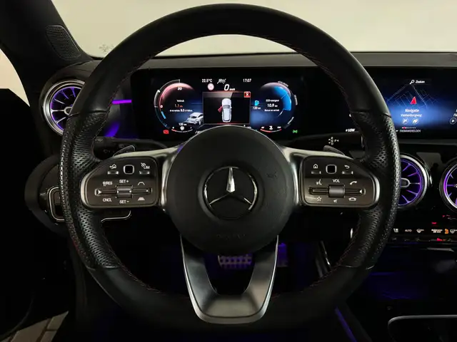 Mercedes-Benz Cla view 12