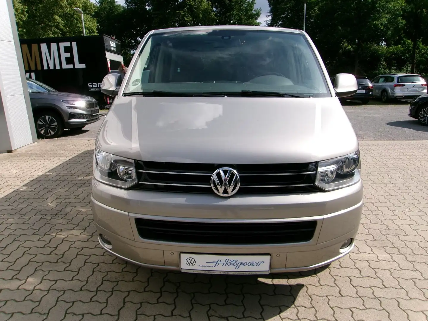 Volkswagen T5 Transporter T5 Caravelle 2.0 TDI DSG Comf. LR ROLLSTUHLRAMPE Beige - 2