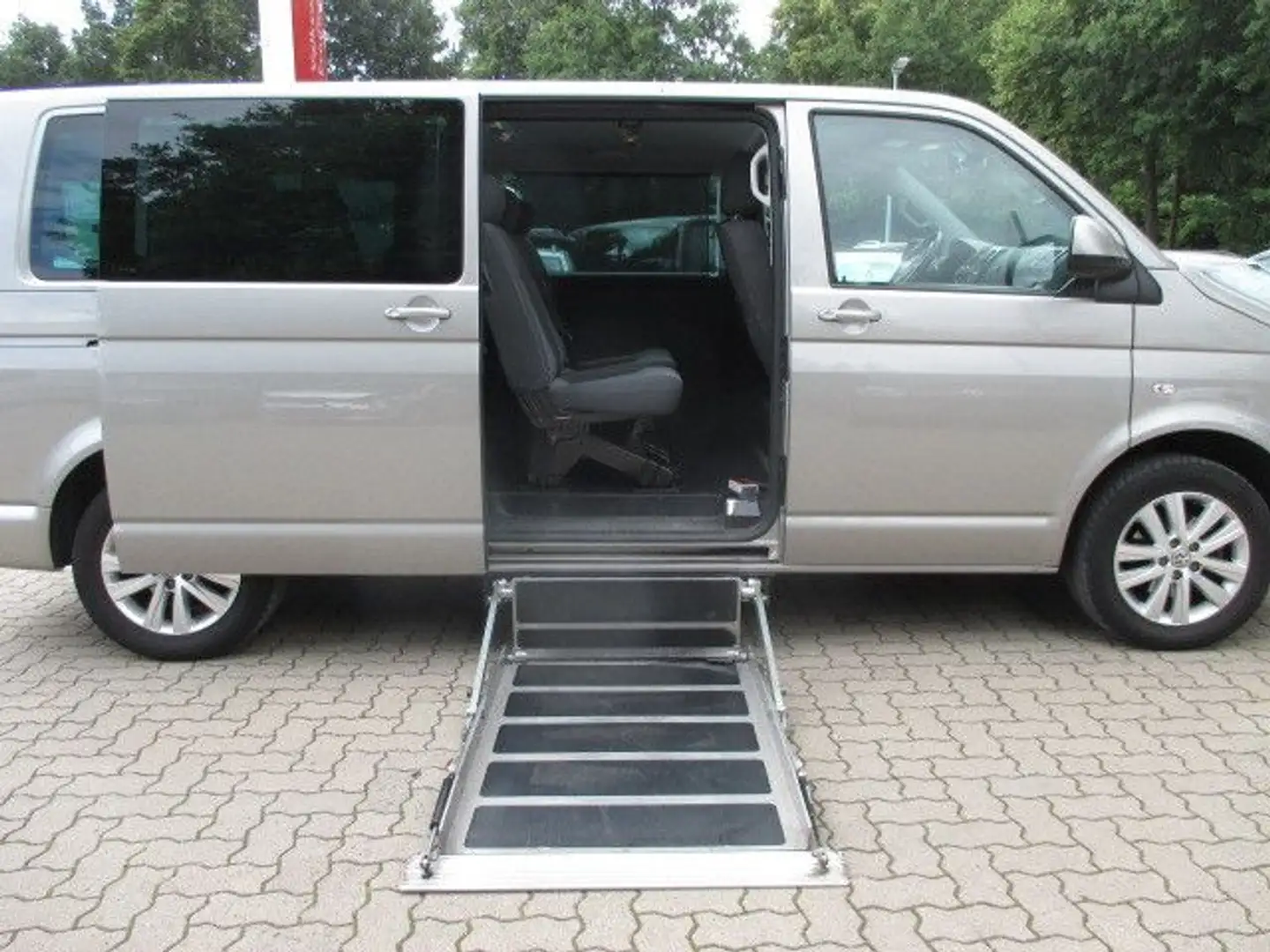 Volkswagen T5 Transporter T5 Caravelle 2.0 TDI DSG Comf. LR ROLLSTUHLRAMPE Beige - 1