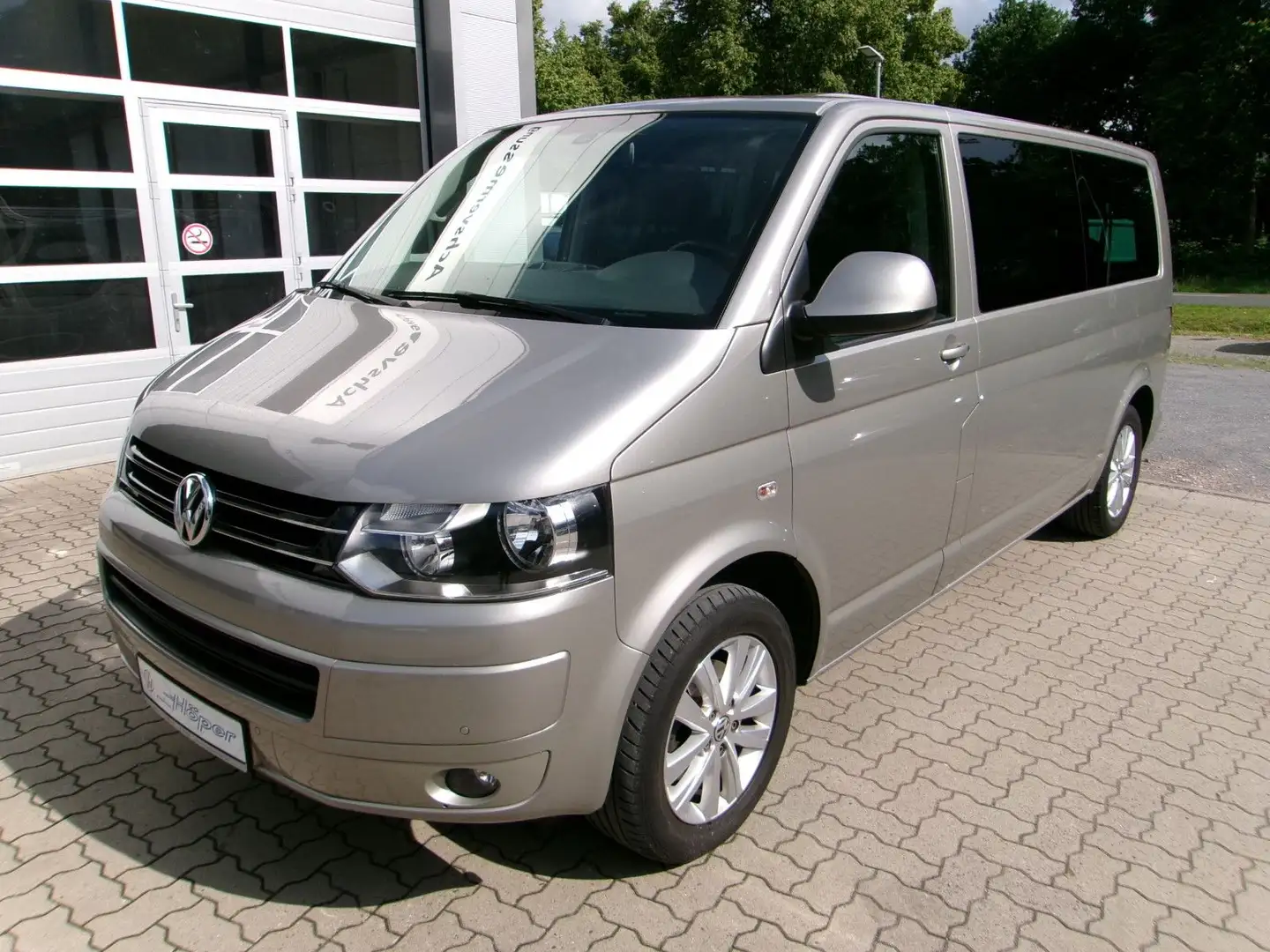 Volkswagen T5 Transporter T5 Caravelle 2.0 TDI DSG Comf. LR ROLLSTUHLRAMPE Beige - 1