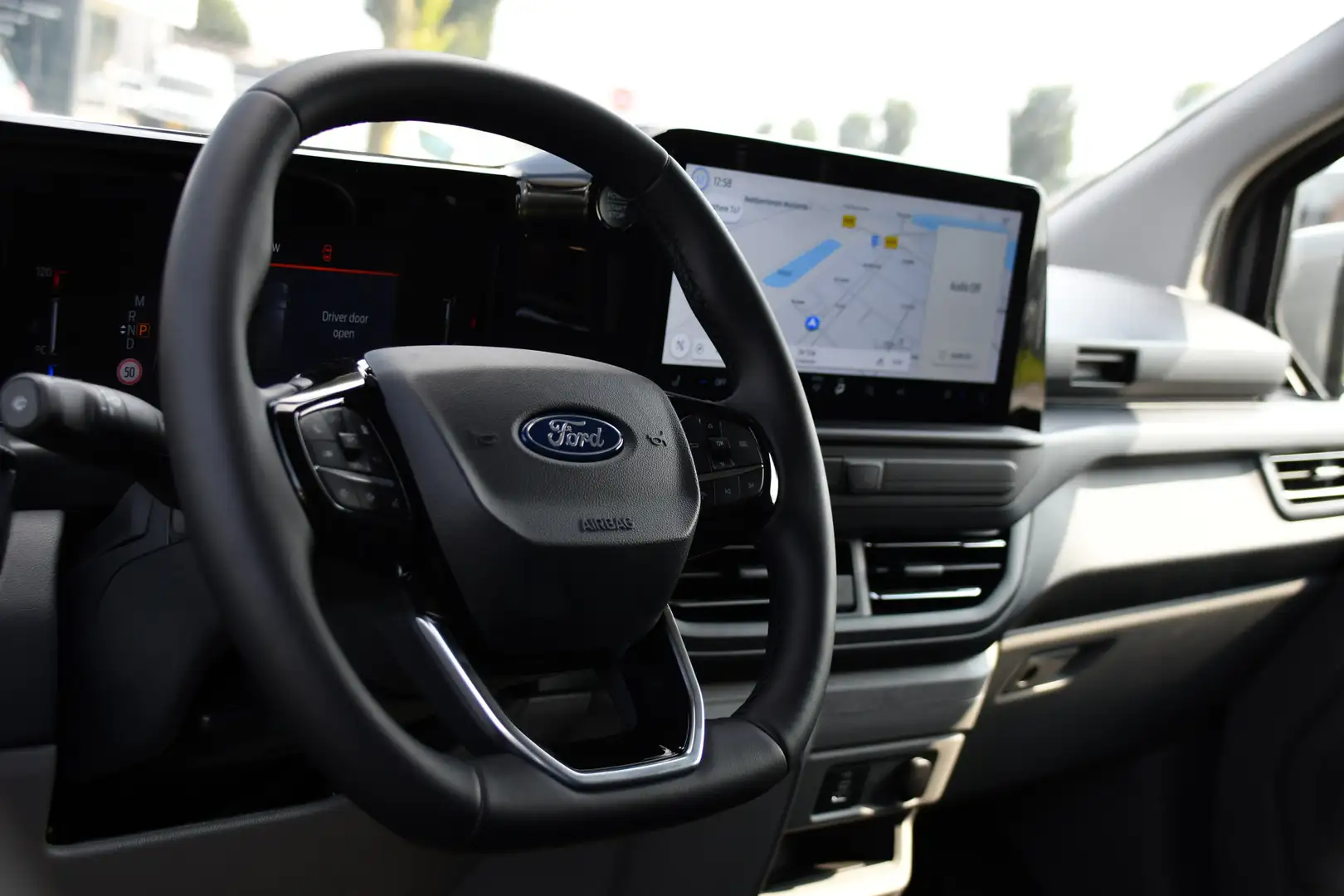 Ford Transit Custom 320 2.0 TDCI L2H1 Limited Adaptieve Cruise, Camera Grijs - 2