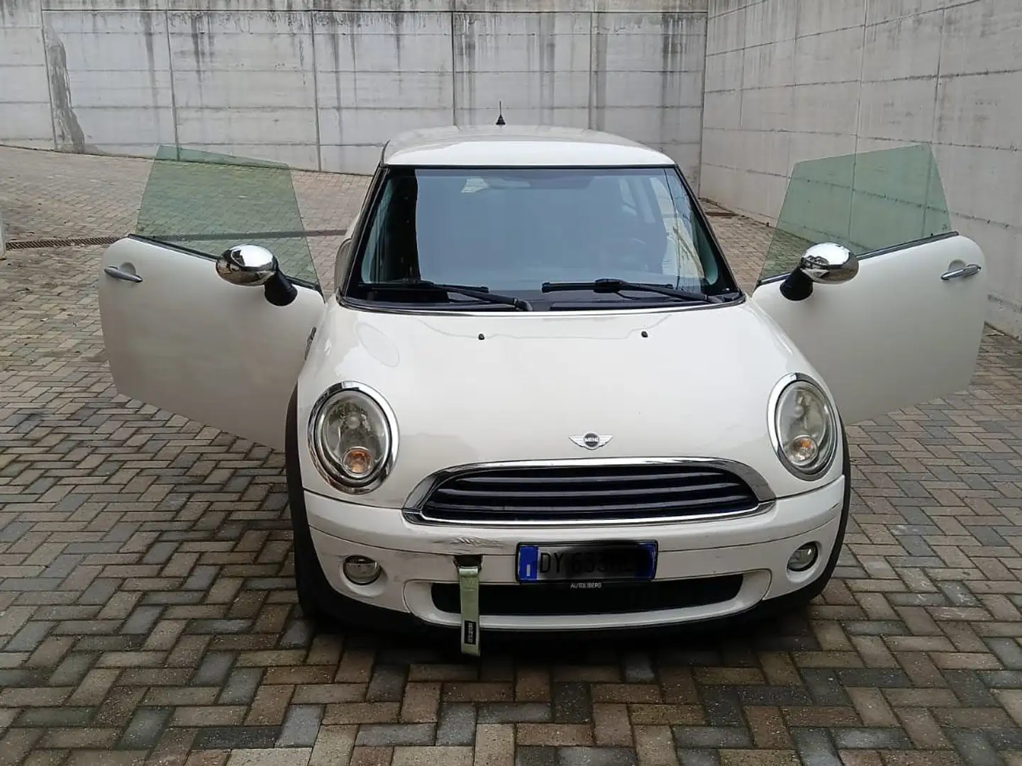 MINI One Mini+1.4+Trigger Bianco - 1