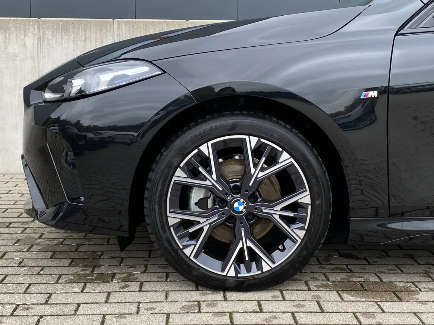 BMW 118 d SAG M Sport LED+/CAM/PRIVACY/K-ZUGANG Schwarz - 2