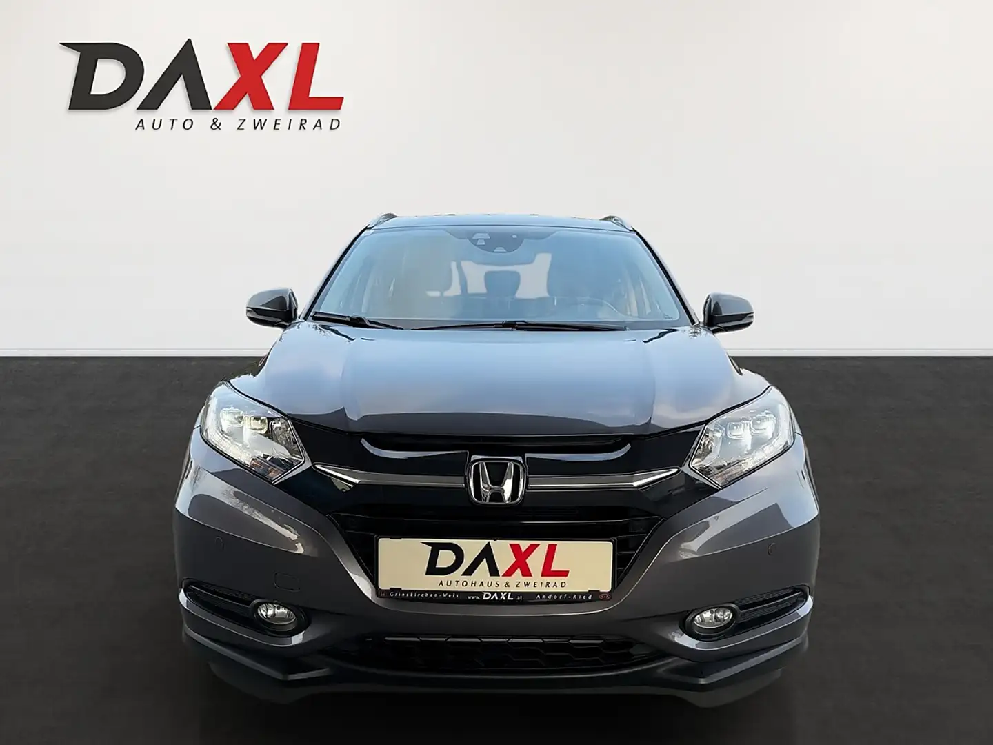 Honda HR-V 1,5 i-VTEC Executive CVT Grau - 2