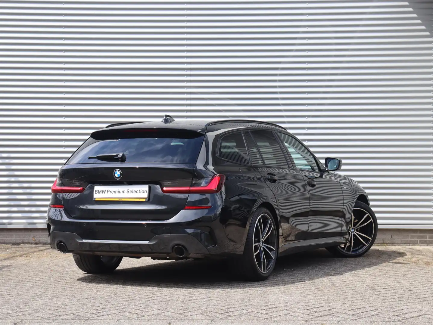 BMW 320 3 Serie Touring 320i | High Executive | M Sportpak Schwarz - 2