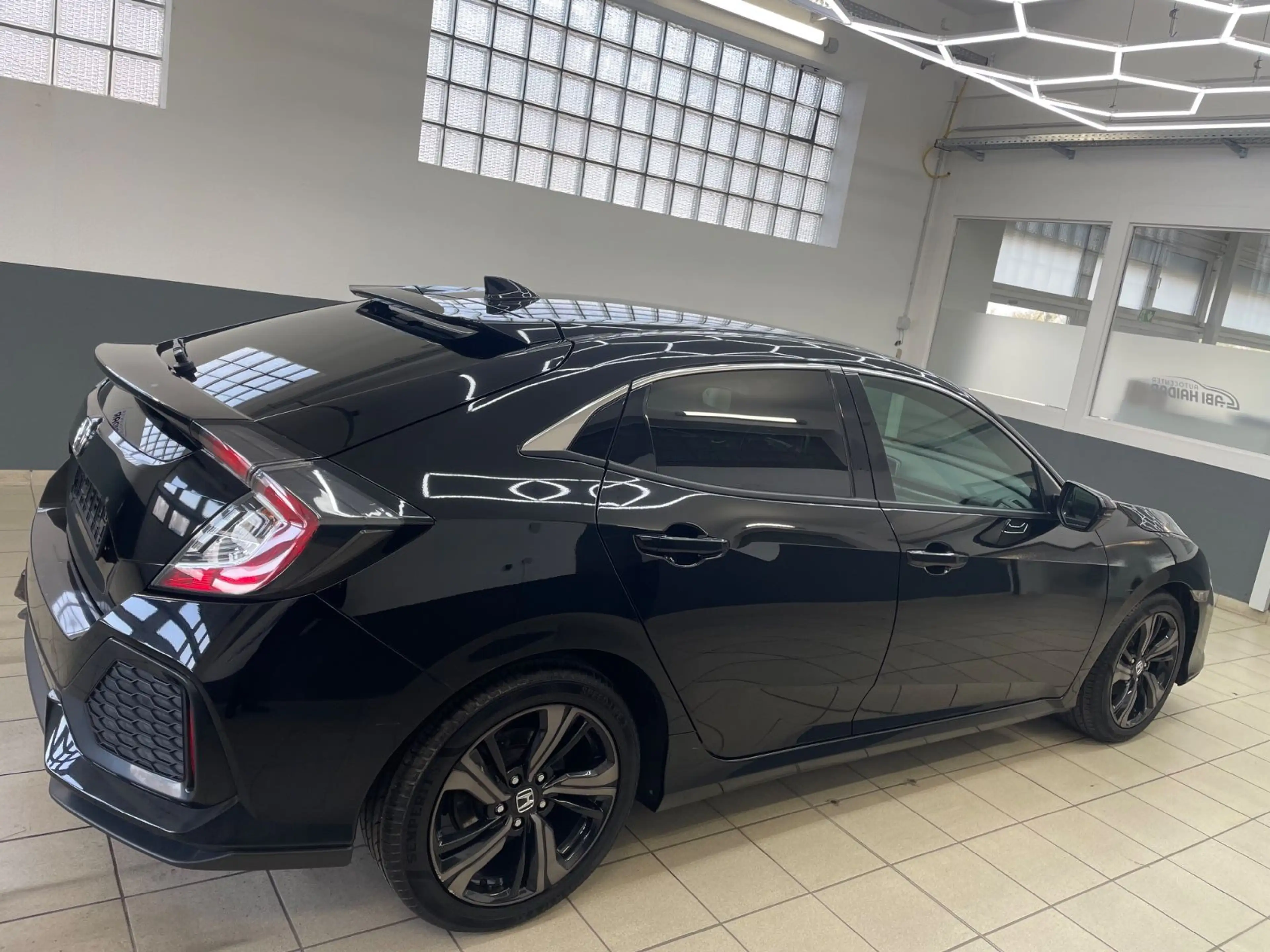 Honda Civic Lim. 5-trg. 1.0 Elegance — photo 6