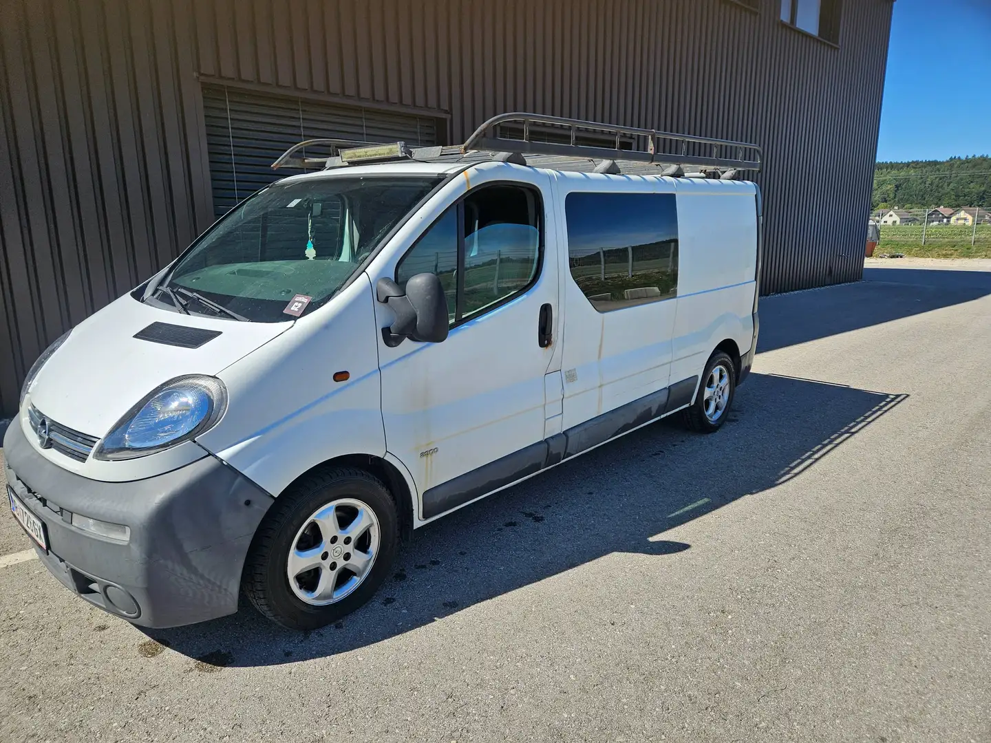 Opel Vivaro Vivaro Combi L2H1 2,5 DTI 2,9t lang Weiß - 2