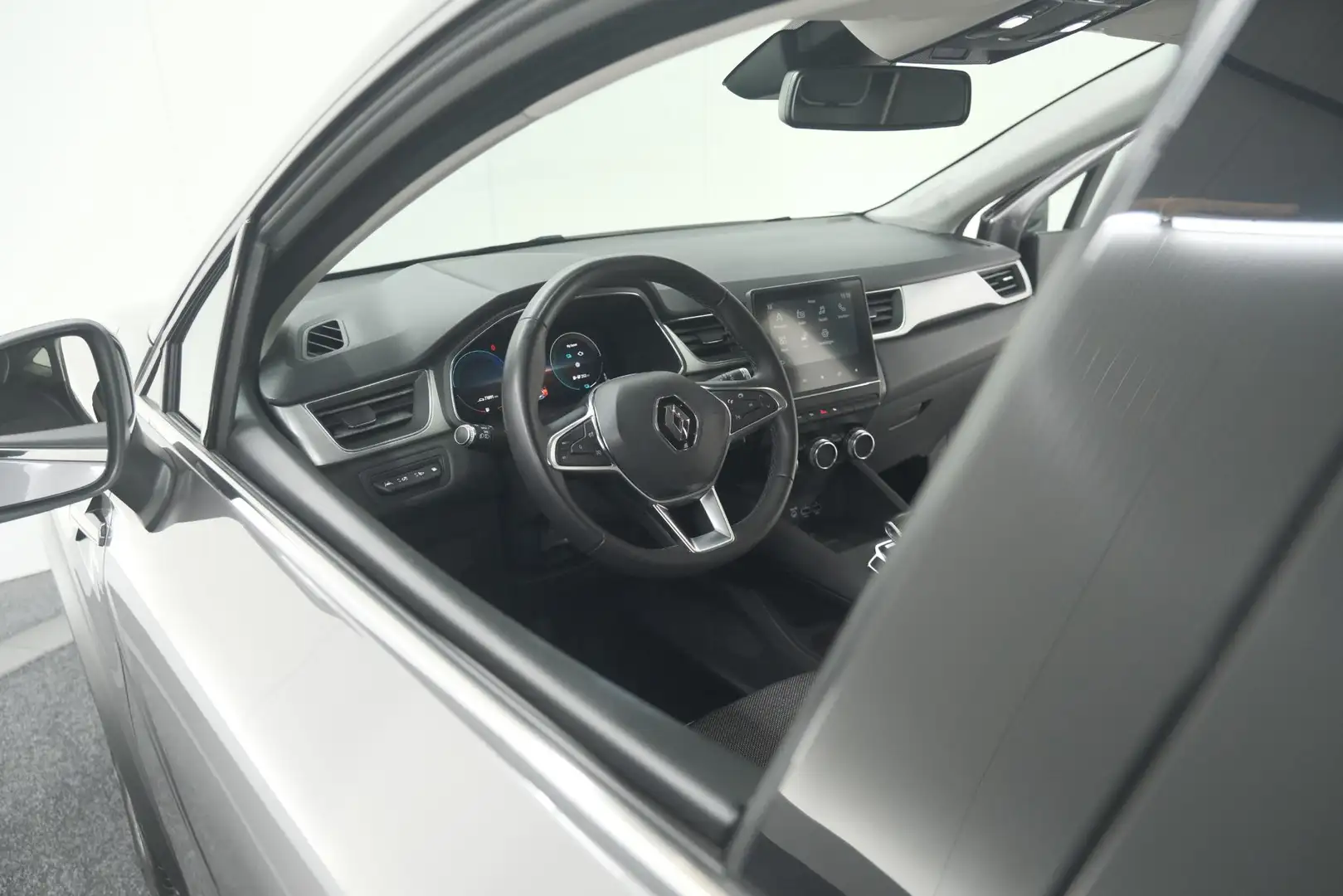 Renault Captur 1.6 E-Tech Plug-in Hybrid 160 Intens | Parkeersens Grijs - 2