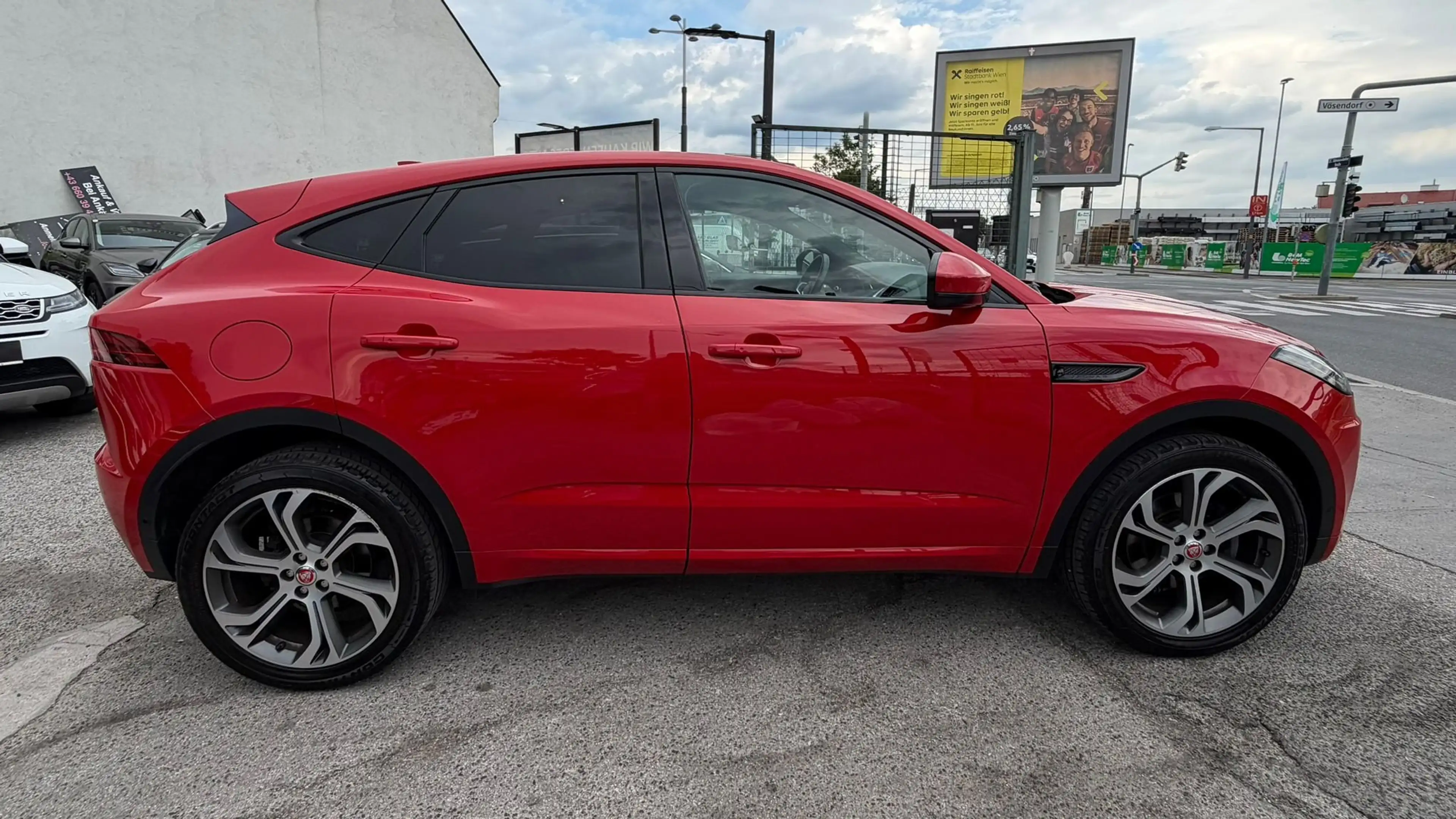 Jaguar E-Pace 2.0DI4 D180 First Edition Allrad Automatik Leder — photo 6