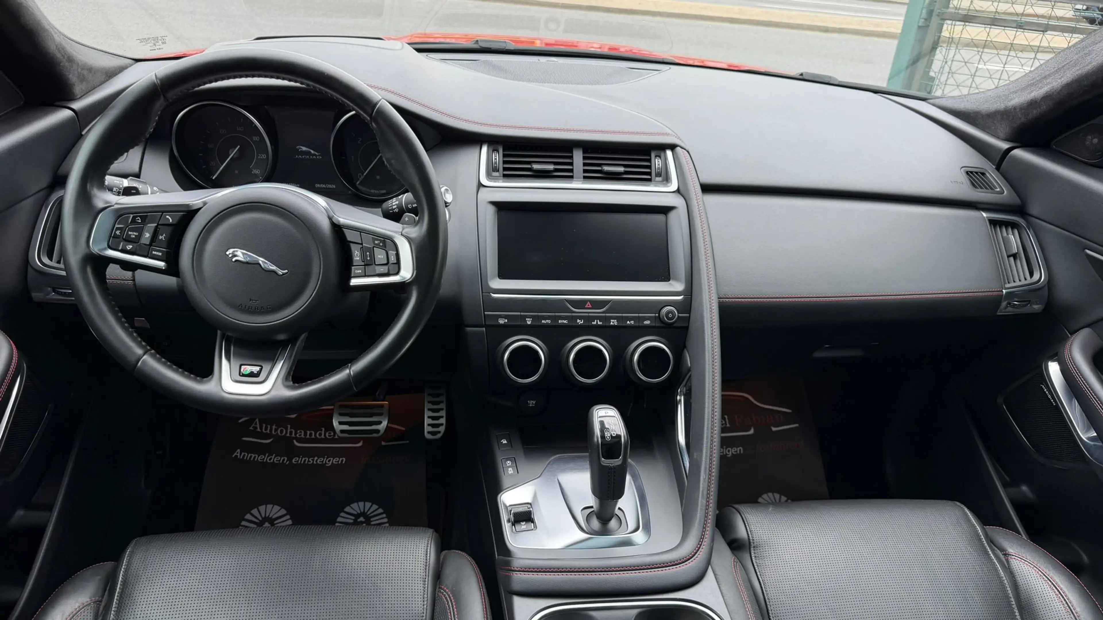 Jaguar E-Pace 2.0DI4 D180 First Edition Allrad Automatik Leder — photo 13