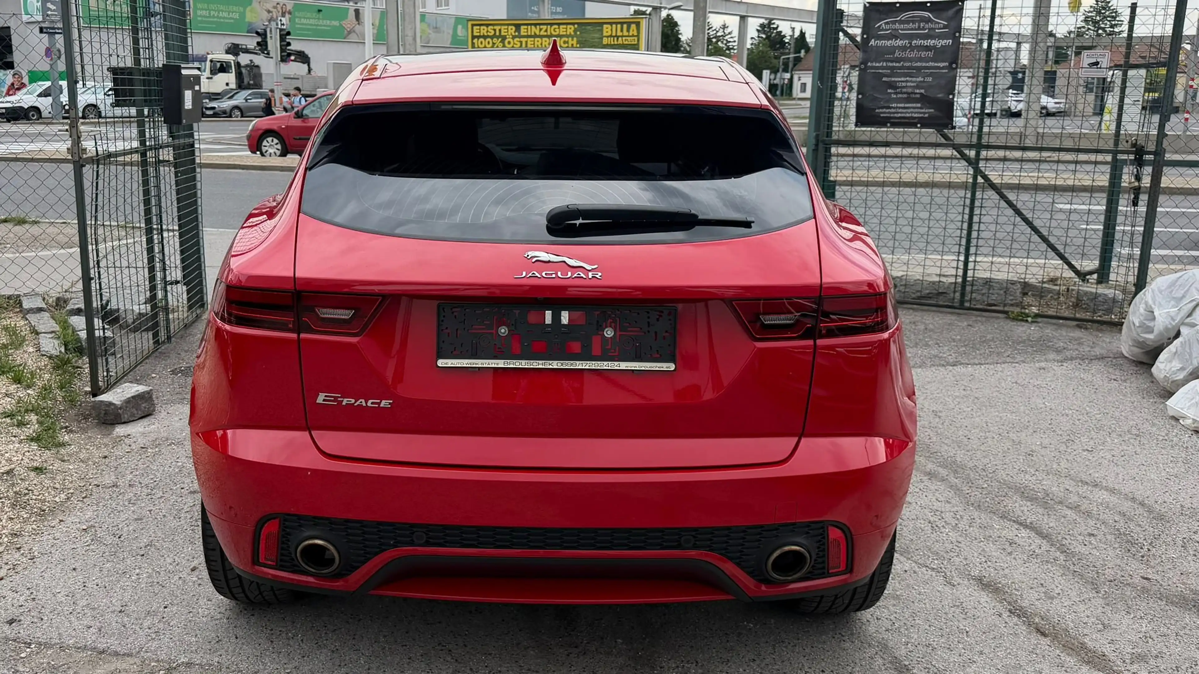 Jaguar E-Pace 2.0DI4 D180 First Edition Allrad Automatik Leder — photo 4