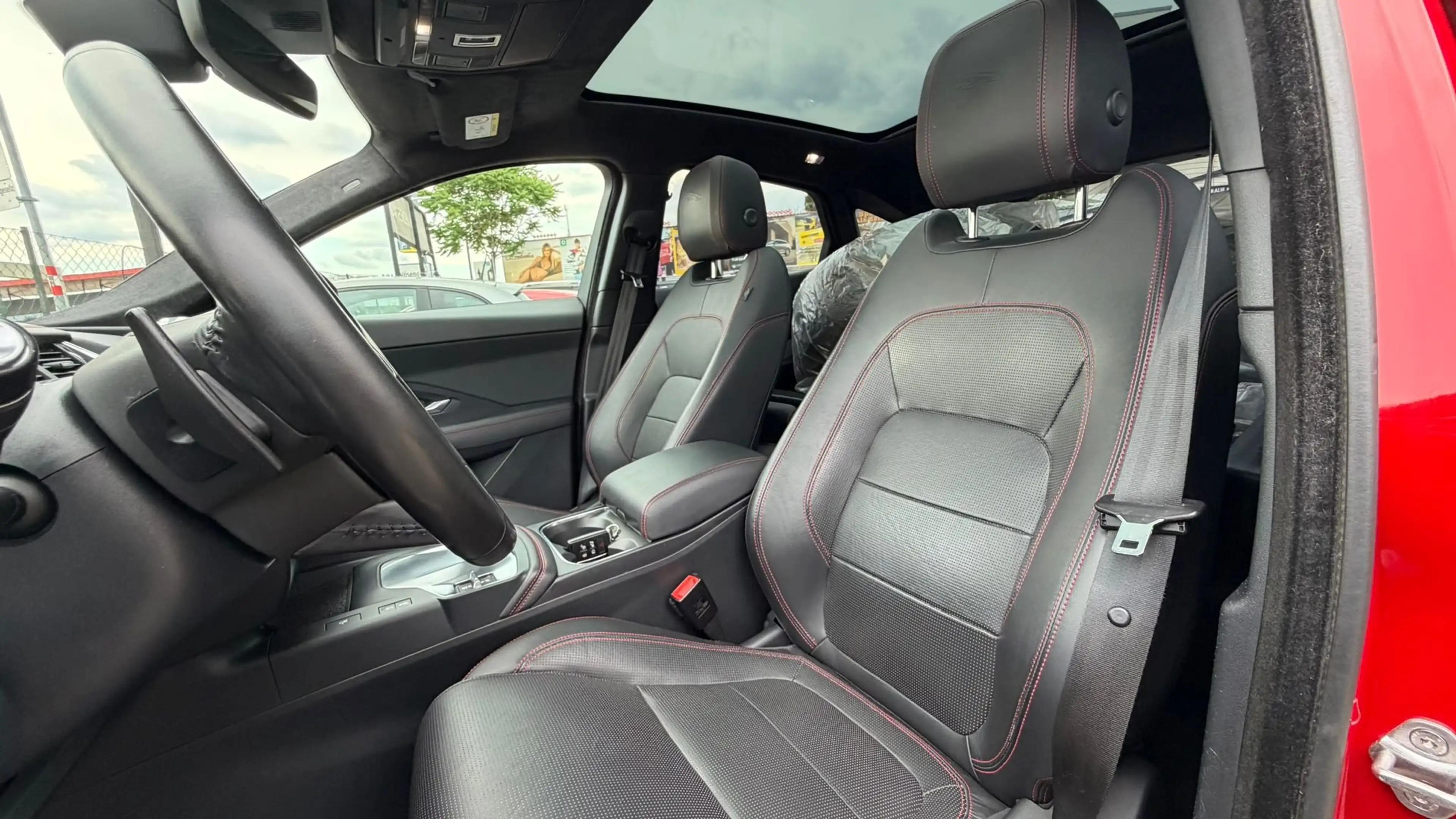 Jaguar E-Pace 2.0DI4 D180 First Edition Allrad Automatik Leder — photo 12