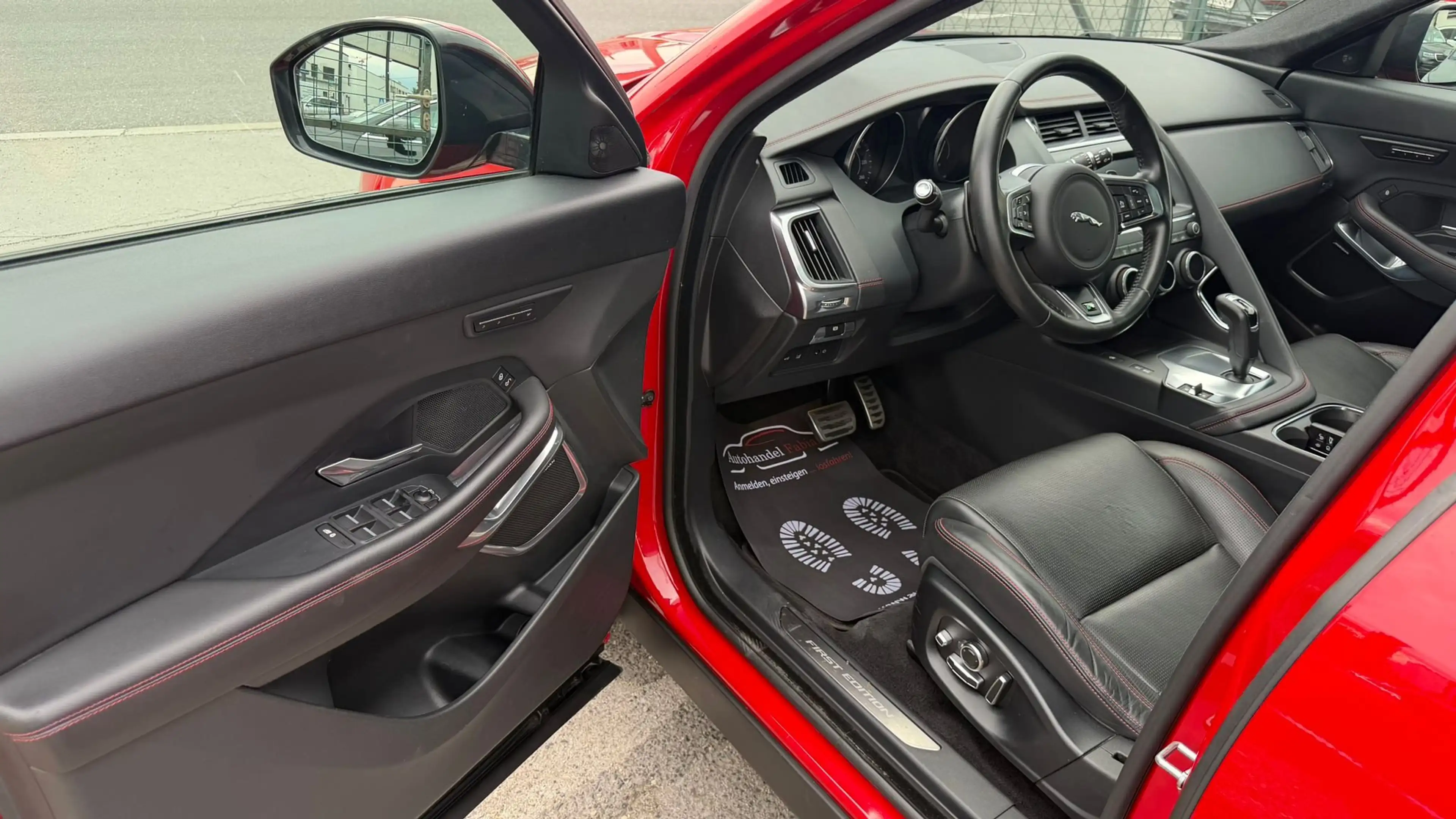 Jaguar E-Pace 2.0DI4 D180 First Edition Allrad Automatik Leder — photo 10