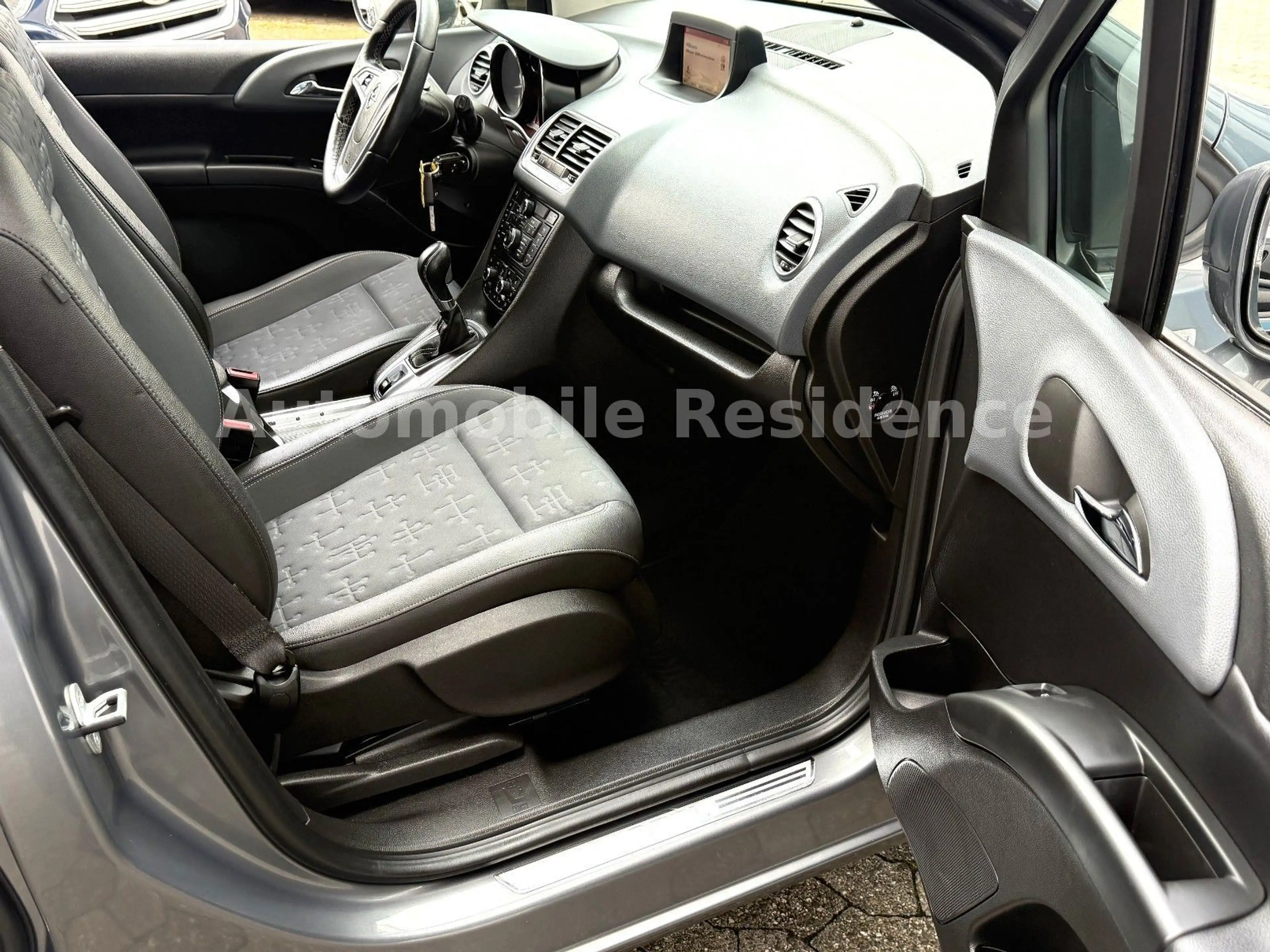 Opel Meriva B Innovation 1.4 AUT.*NAVI*LEDER*MFL*CAM* — photo 7