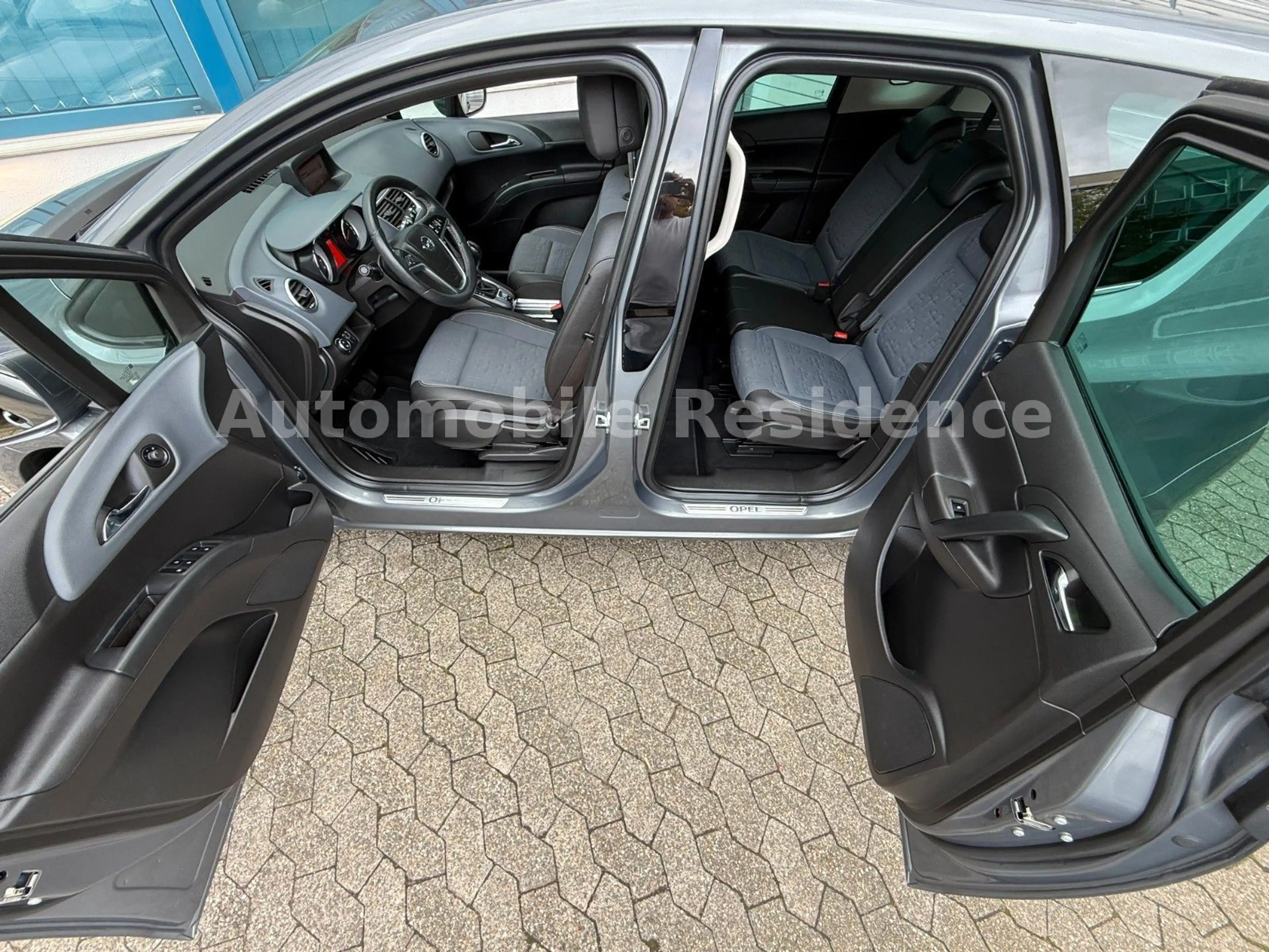 Opel Meriva B Innovation 1.4 AUT.*NAVI*LEDER*MFL*CAM* — photo 10