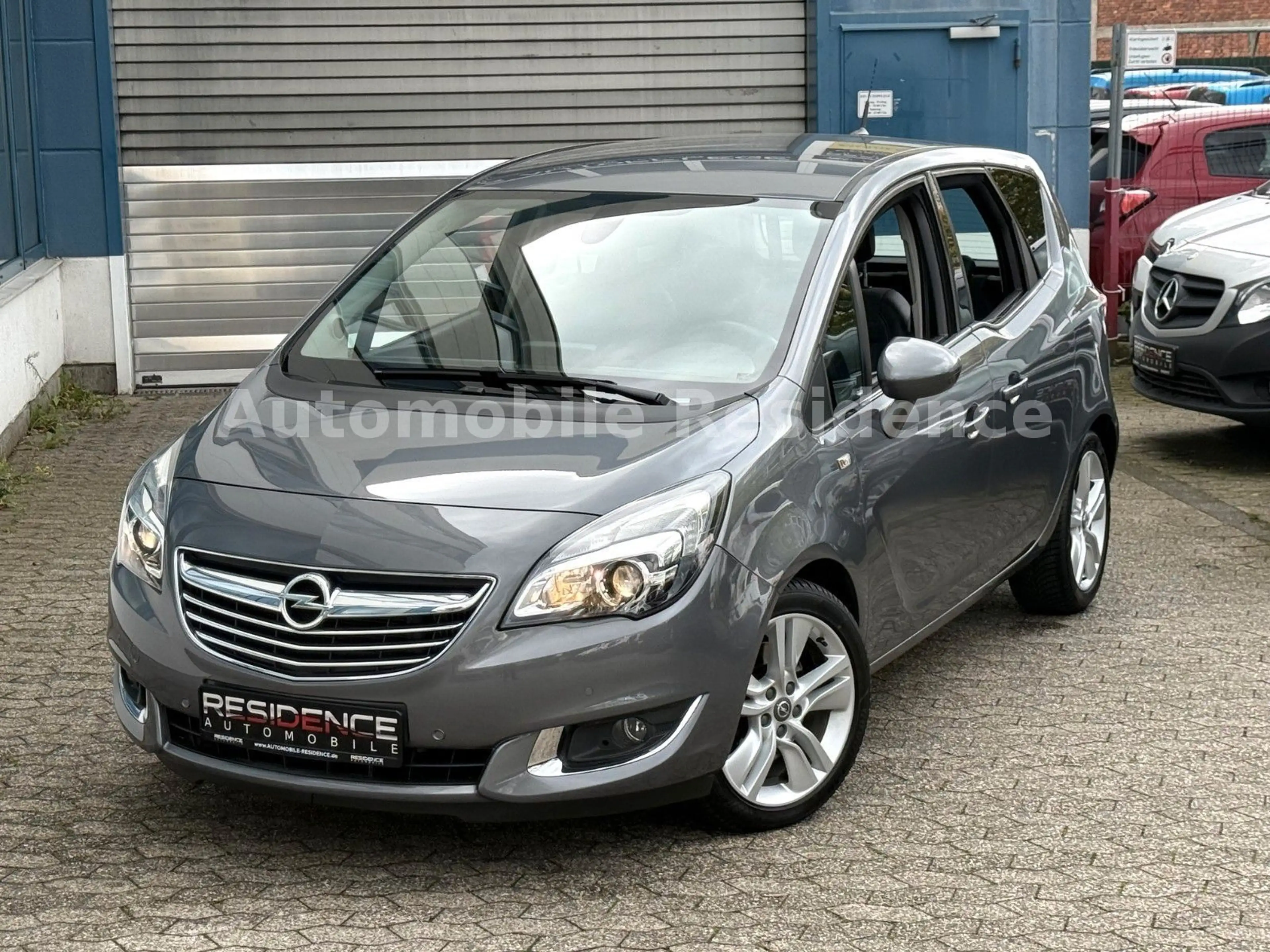 Opel Meriva B Innovation 1.4 AUT.*NAVI*LEDER*MFL*CAM* — photo 2