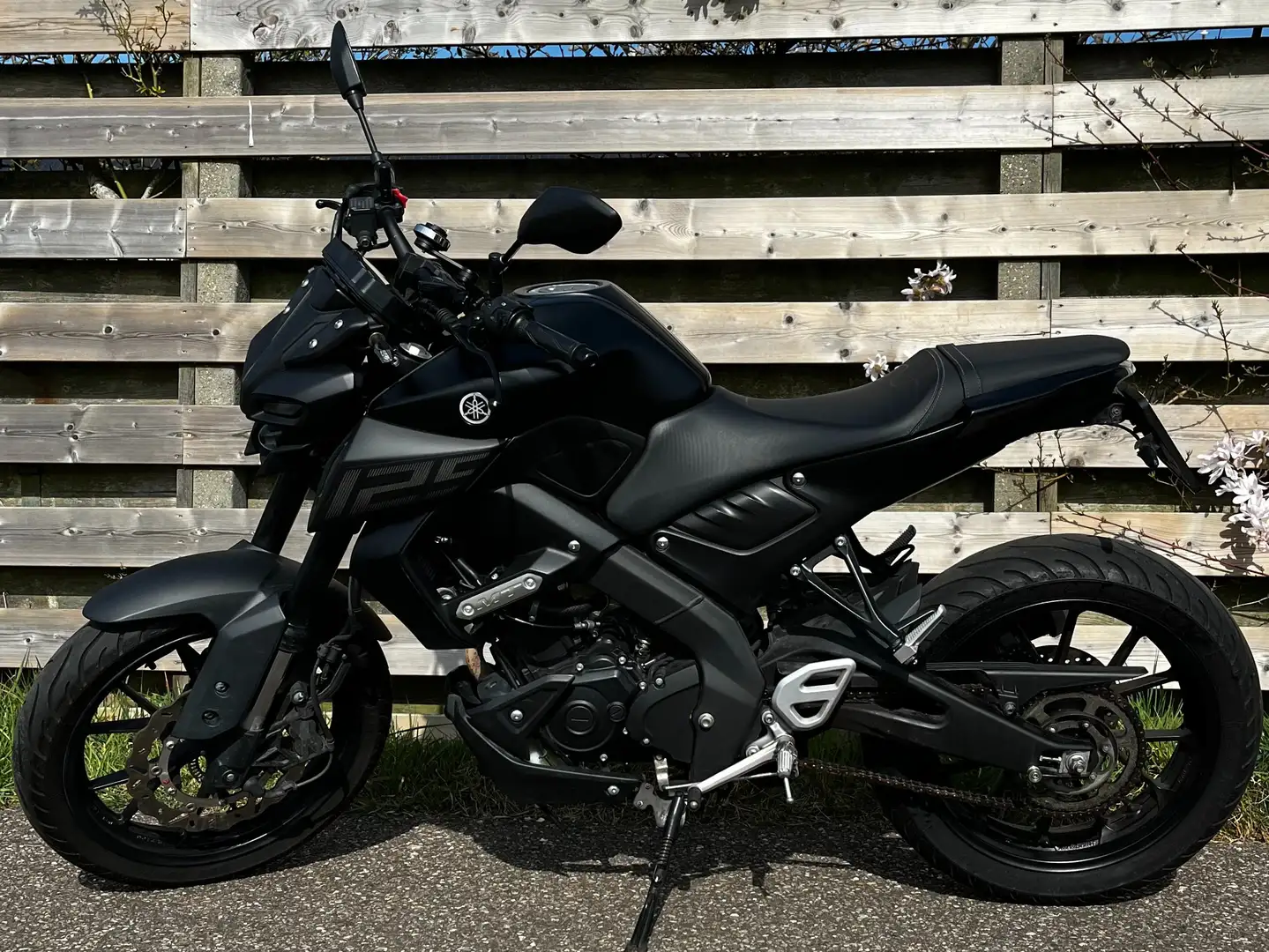Yamaha MT-125 Fekete - 2