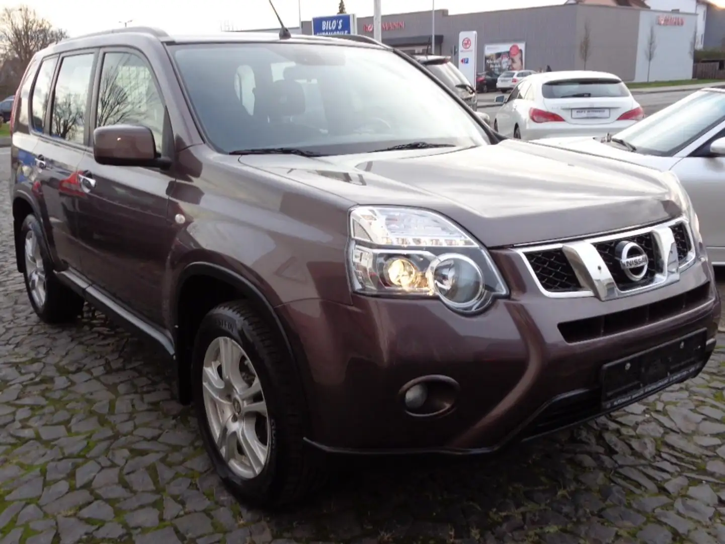 Nissan X-Trail X-Trail 2.0 dci 4x4 DPF SE*2.Hand*ALLRAD* Braun - 2