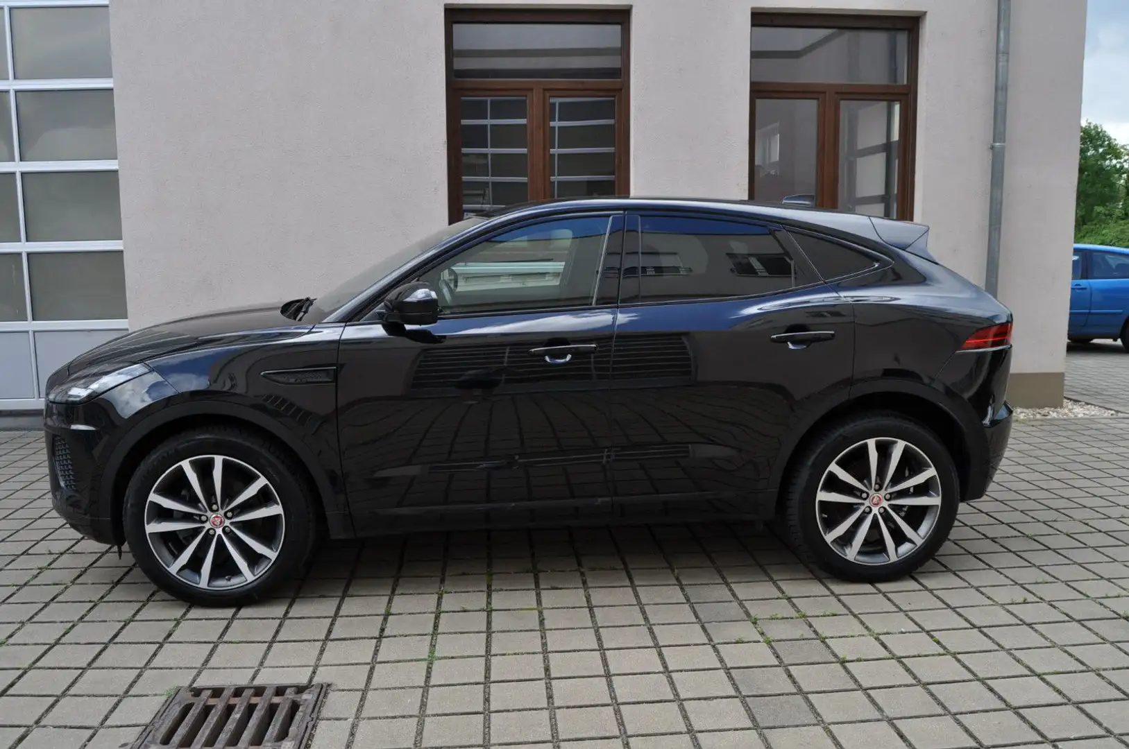 Jaguar E-Pace E-PACE R-Dynamic SE AWD KAMERA ACC BlackPack 20" Schwarz - 2
