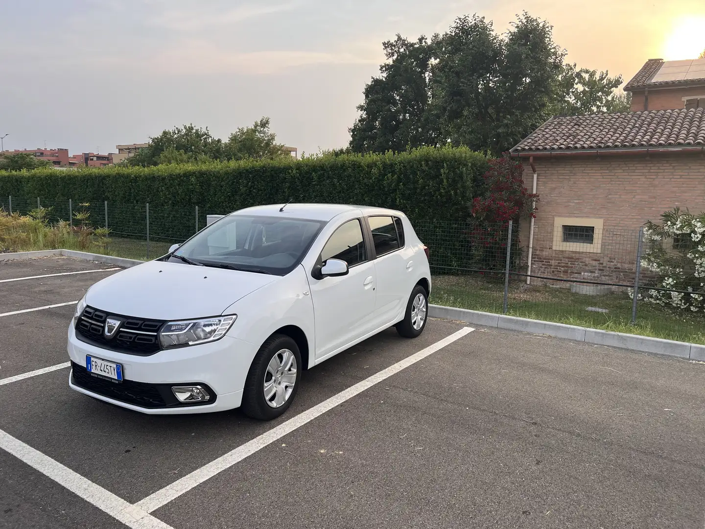 Dacia Sandero 0.9 tce Essential s&s 90cv my18 - 2