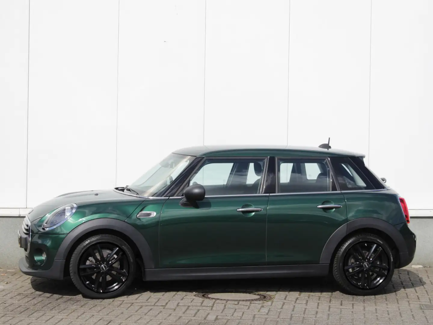MINI Cooper 1.5 One Pepper | Navi | Clima | Park sens | Lm-Vel Groen - 2